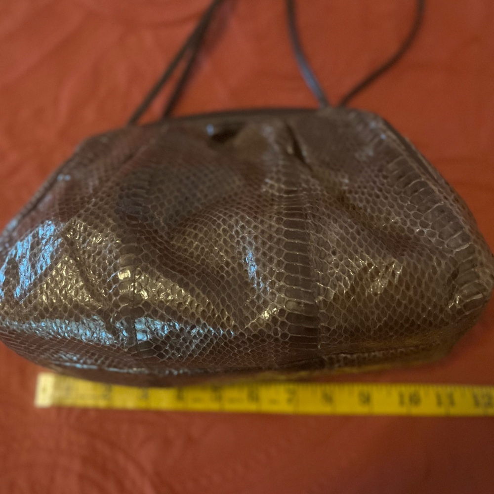 🛍️ Lyrella Adorable Brown Snakeskin Crossbody Shoulder Bag, Vintage 1980’s - Picture 8 of 14